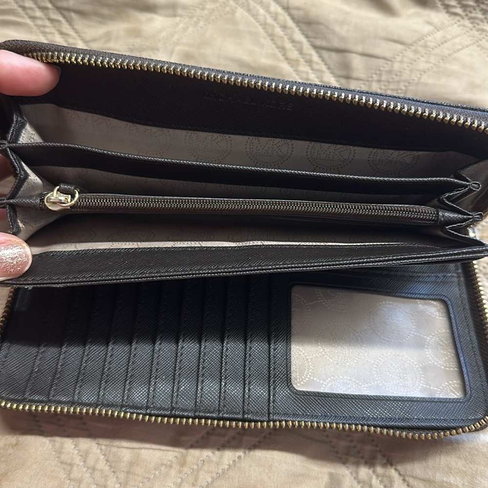 MK Wallet - Picture 5 of 8